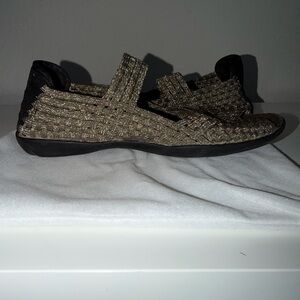 bernie mev. Women's Bronze Woven Sandals with Open Toe